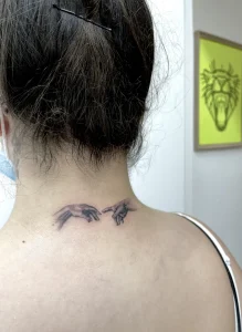 Tatuaje fineline 41 en Martorell - trabajo de Ale Yellow Tattoo