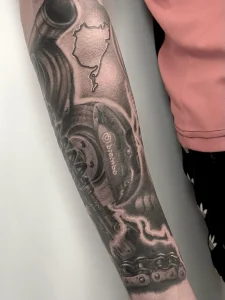 Tatuaje realismo black and grey 02 en Martorell - trabajo de Ale Yellow Tattoo