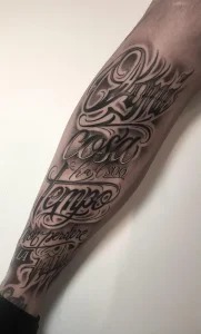 Tatuaje realismo black and grey 09 en Martorell - trabajo de Ale Yellow Tattoo